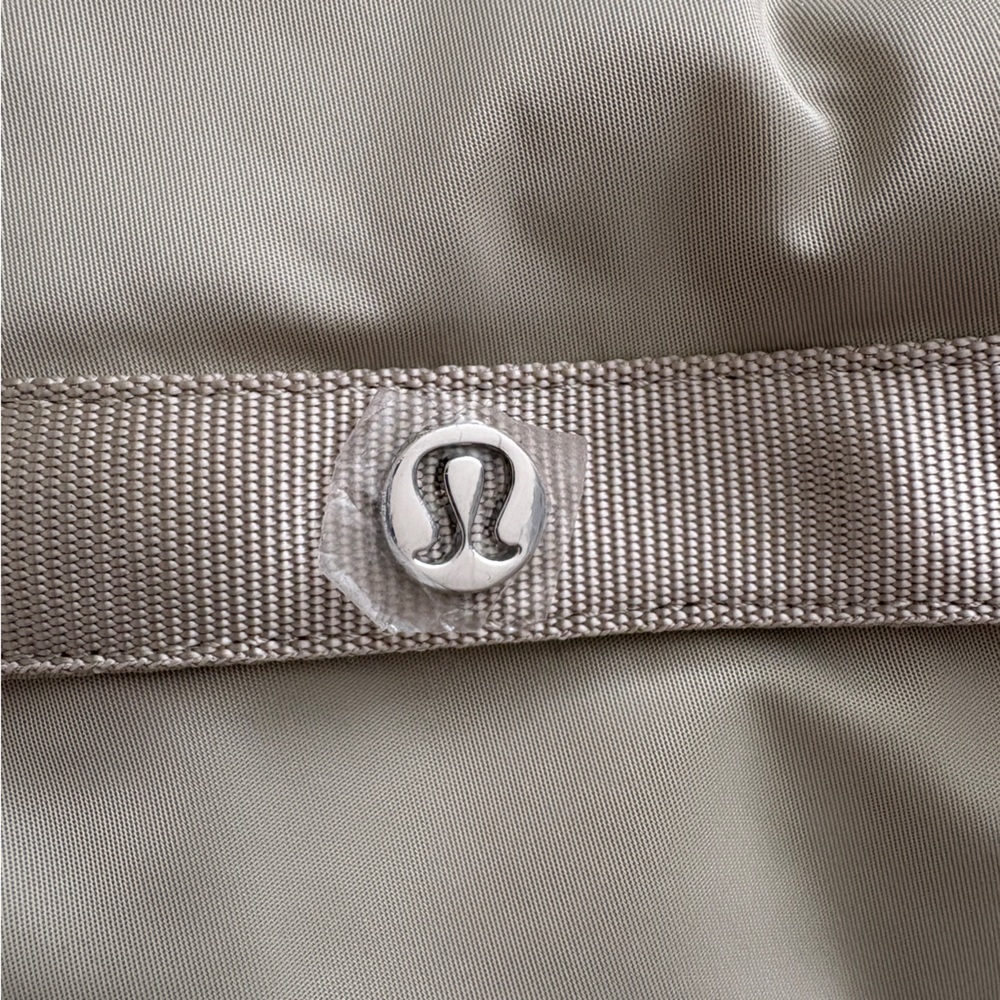 Lululemon Wunderlust 25L Backpack - Picture 3 of 5